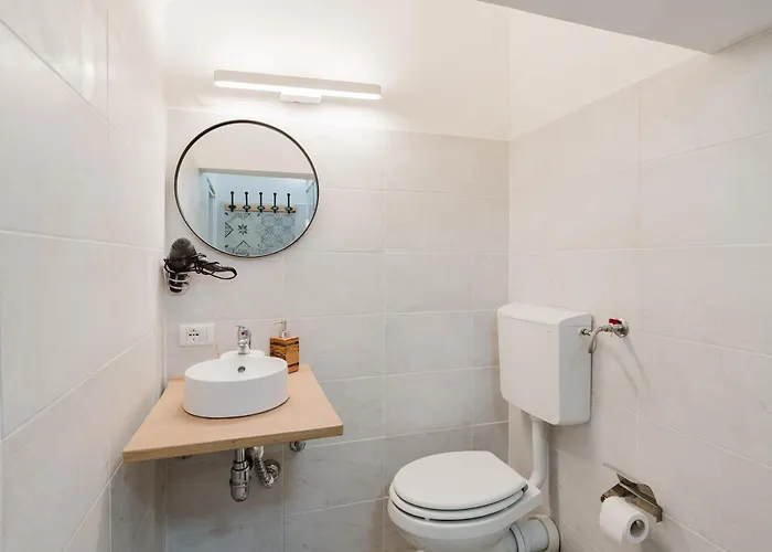 La Luna 카스텔라마레델골포